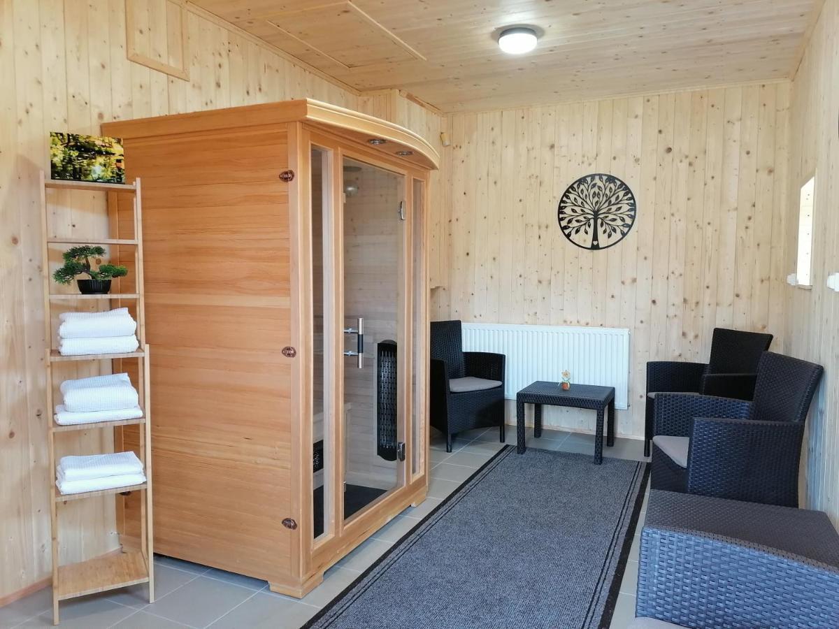 8888 Apartmanhaz Lispeszentadorjan Экстерьер фото