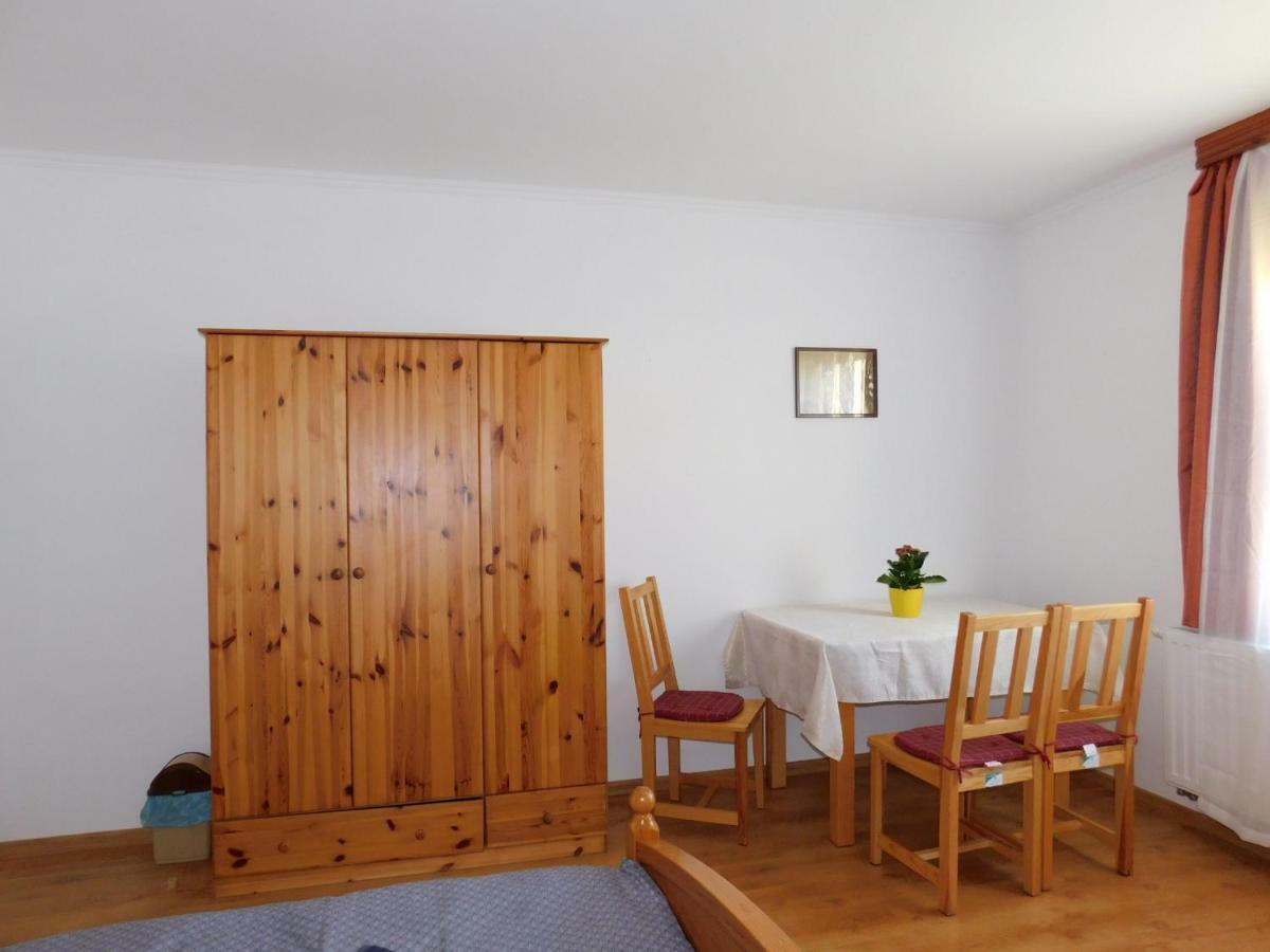 8888 Apartmanhaz Lispeszentadorjan Экстерьер фото
