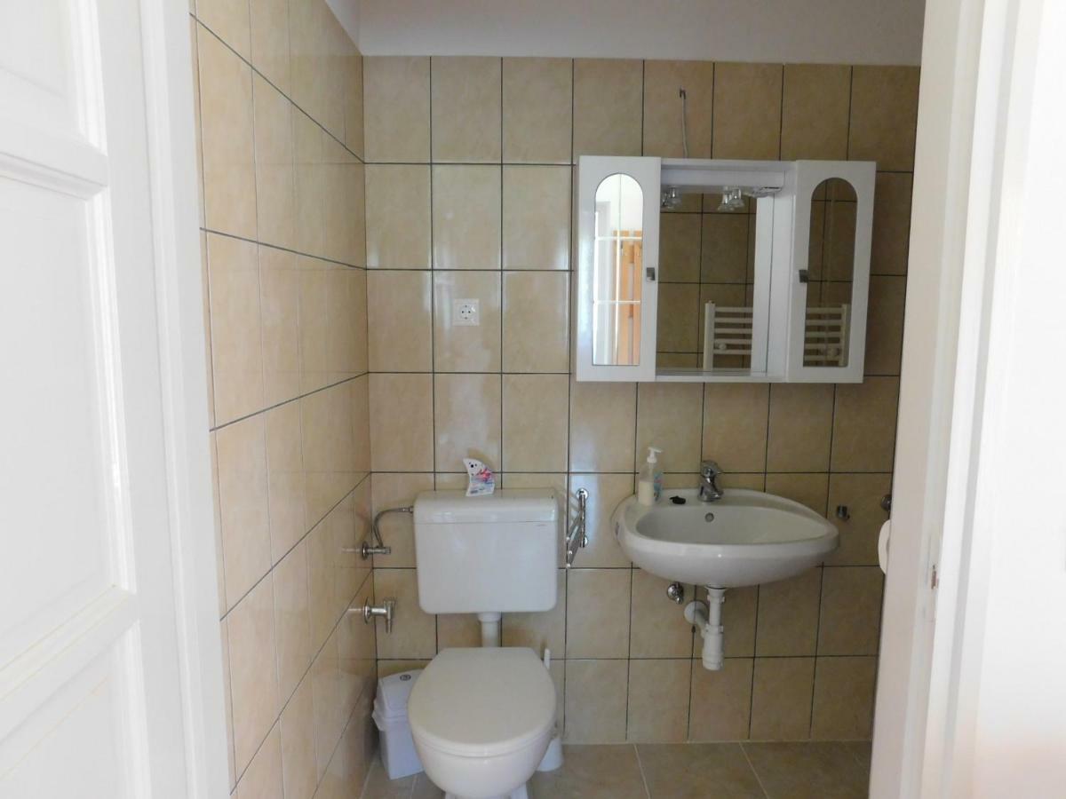 8888 Apartmanhaz Lispeszentadorjan Экстерьер фото
